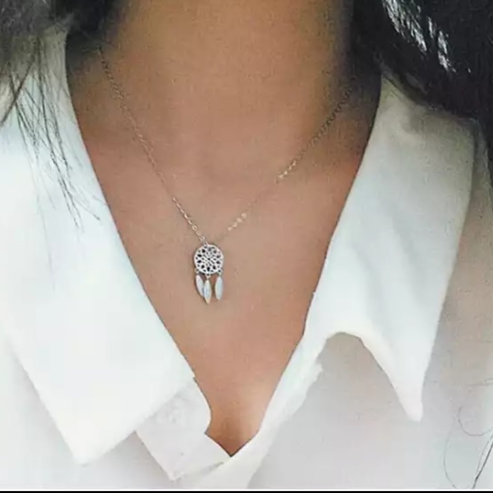 New Women’s Silver Plated Beautiful Necklace